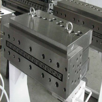 Exportador de moldes de extrusão de painéis ocos de CPVC WPC de 700 mm polidos e electroplatados