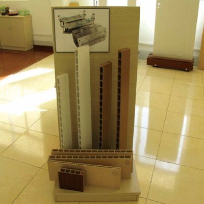 Formas de extrusão de painéis de portas ocos de WPC de 700 mm para materiais plásticos no mercado chinês
