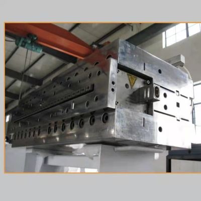 800mm WPC máquina de extrusão de portas para exigências do cliente