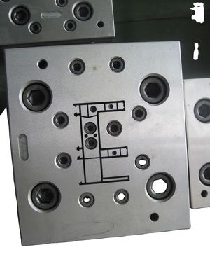 1 Molde de cavidade para perfil de UPVC em máquinas de fabrico de PVC