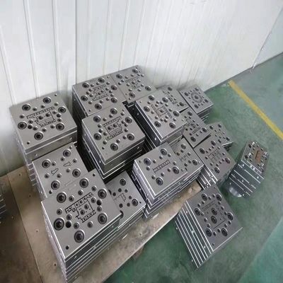 1 Molde de cavidade para perfil de UPVC em máquinas de fabrico de PVC