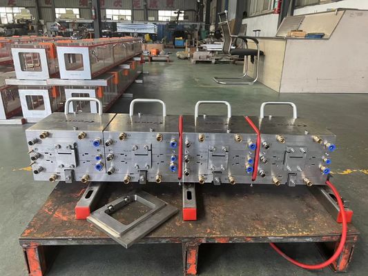 Formulário de extrusão de PVC para folhas de plástico de perfil de base de tabuleiro Equipamento de extrusão WPC