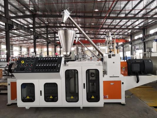 Máquina de extrusão de painéis de portas Yuhao de PVC de 55kW para produção de perfis de PVC da SIEMENS