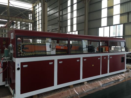 Linha de extrusão de blocos de revestimento de perfis WPC de 37 kW para madeira e plástico