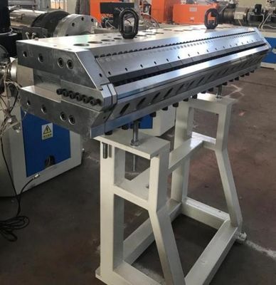 Tecnologia da linha de produção de extrusão de telhas de PVC para a fabricação de telhados de chapa de chapa