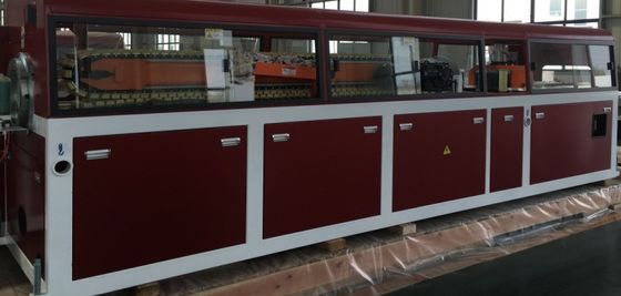 Máquina de fabricação de perfis de revestimento de revestimento de plástico PE WPC de duplo parafuso para 150-200kg/h Capacidade