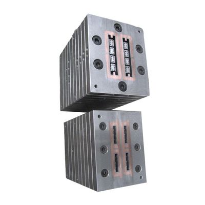 Fabricação de moldes de co-extrusão de PE para placas de parede grande de PE