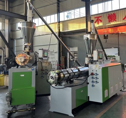 Decking exterior WPC madeira plástico composto extrusora de piso máquina de fabricação personalizável
