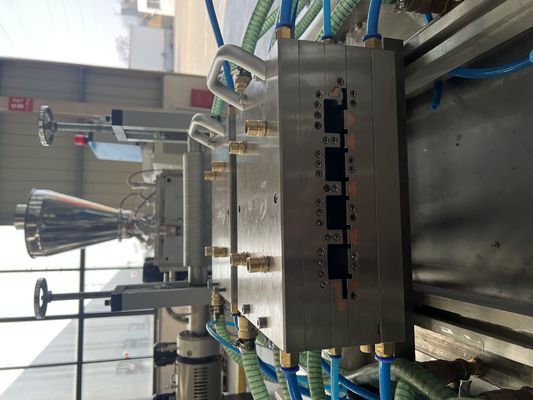 Linha de produção de extrusão de WPC de plástico de madeira para piso de 150 mm de largura