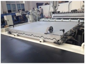 Máquina de extrusão de chapas de telhado vidradas de PVC de parafusos conicos com ABB Inverte