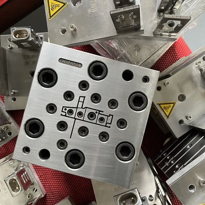 Molde de extrusão de perfil de janela e porta UPVC personalizado para software de design AutoCAD