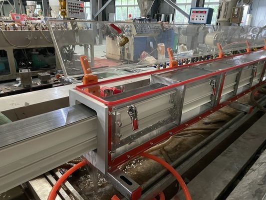 Máquina de fabricação de moldes de perfil de janela de PVC de tamanho do cliente com software de design AutoCAD