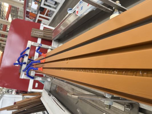 Máquina de painéis de PVC de coextrusão de alta produtividade para processamento por coextrusão Tipo