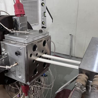 1 Molde de cavidade para perlas de vidro e perfis de UPVC