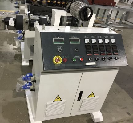 Linha de extrusão de coextrusão de PE A escolha final para a produção de materiais de plástico de madeira
