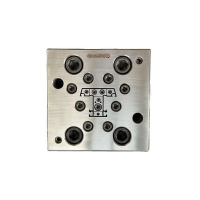 Máquina de fabricação de moldes de extrusão UPVC para painéis decorativos de parede de plástico