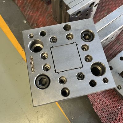 Formas de produtos domésticos de UPVC para produção de pia de sulco de PVC para atender às necessidades dos clientes