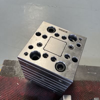 Material de plástico UPVC Profil de extrusão de molde de projeto para o molde do veículo do produto