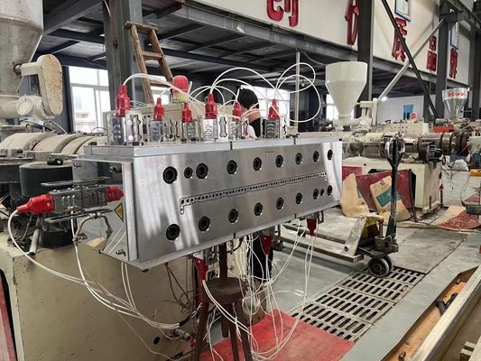 Vendedor Molde de produtos domésticos de UPVC para painéis de soleira de janela Extrusão Molde a óleo