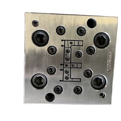 Linha de extrusão de moldes de UPVC de tamanho personalizado com polir de galvanizado