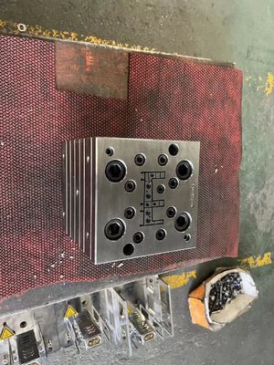 Ferramentas de moldura de piso e revestimento plástico de painéis de parede projetadas pelo AutoCAD