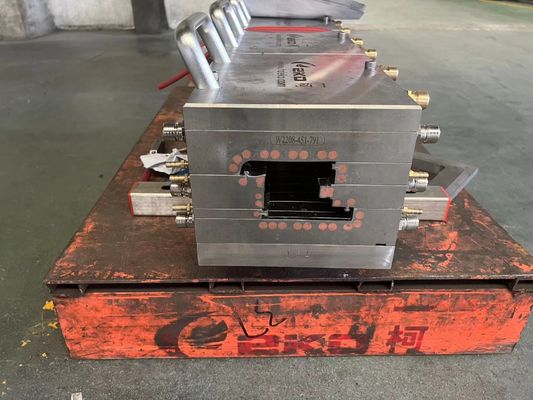 Produto doméstico Molde de extrusão de molde para máquina de fabricação de perfis de portas de janelas UPVC