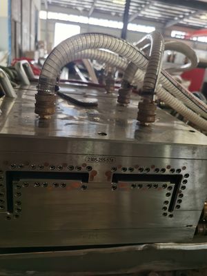 Duas cavidades de prata extrusão moldes para moldar UPVC estrutura de porta e revestimento de prata