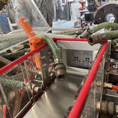 Processo de criação de perfis de placa base de extrusão de UPVC para madeira de PVC