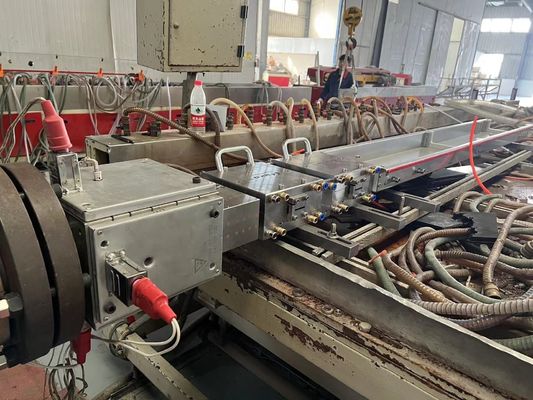 3CR17 Material utilizado em moldes de madeira PE Moagem por extrusão Matriz de moldagem para moldes de piso superiores