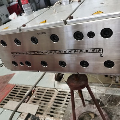 1 Molde de cavidade customizado PVC WPC Painel de porta oculto de extrusão Molde e perfis Molde