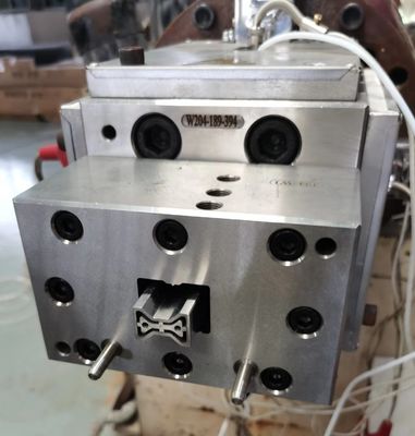 1 Molde de extrusão de PE WPC para piso/panel de porta de cobertura Tecnologia avançada