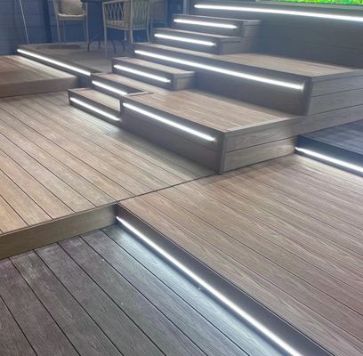 Ferramentas de extrusão de moldes de pavimentos e painéis de parede de PE projetadas pela AutoCAD para janelas de perfil