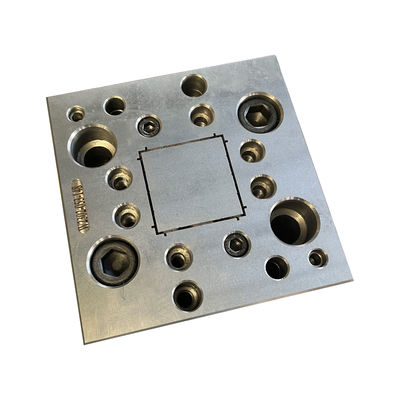 Perfil externo Produto para janelas 3CR17 Moldes e calibração de troncos de PVC com tanque de água