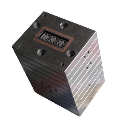 Precision WPC PVC tubos e perfis Windows extrusão Die Design Mold para tamanho personalizado