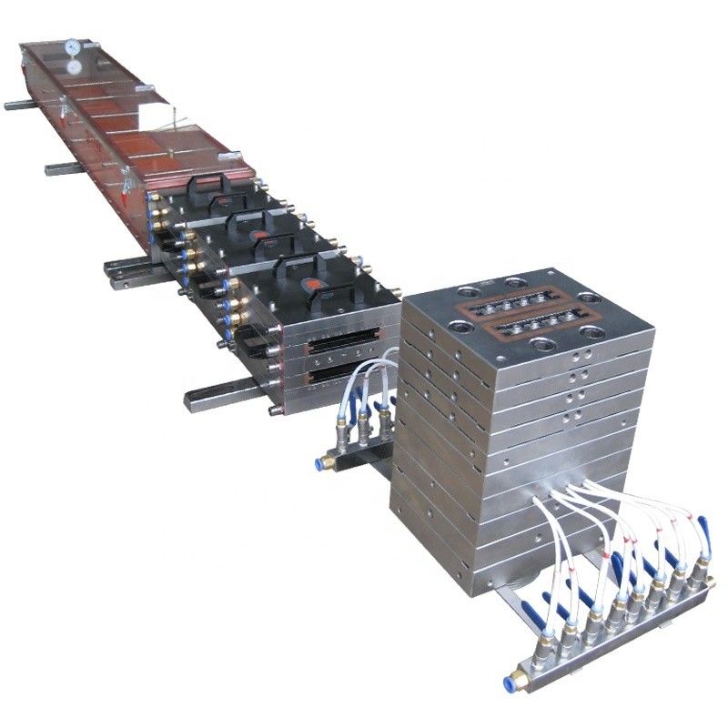 AutoCAD projetado PE WPC Profil de Decking Louver Linha de produção de revestimento de parede para o mercado